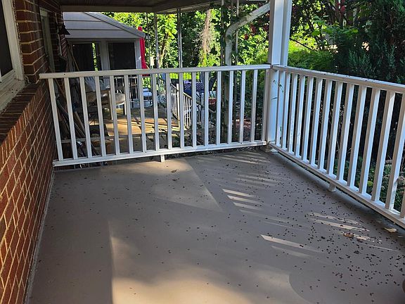 3rd image of 4330 Dewey Ave