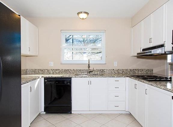 2nd image of 518 Iron Lantern Dr