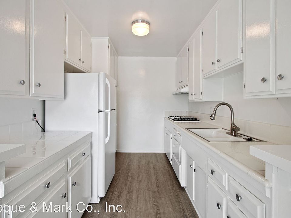 1st image of 918 11th St APT 8