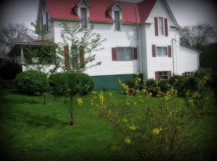 516 Clifty St, Harriman, TN 37748