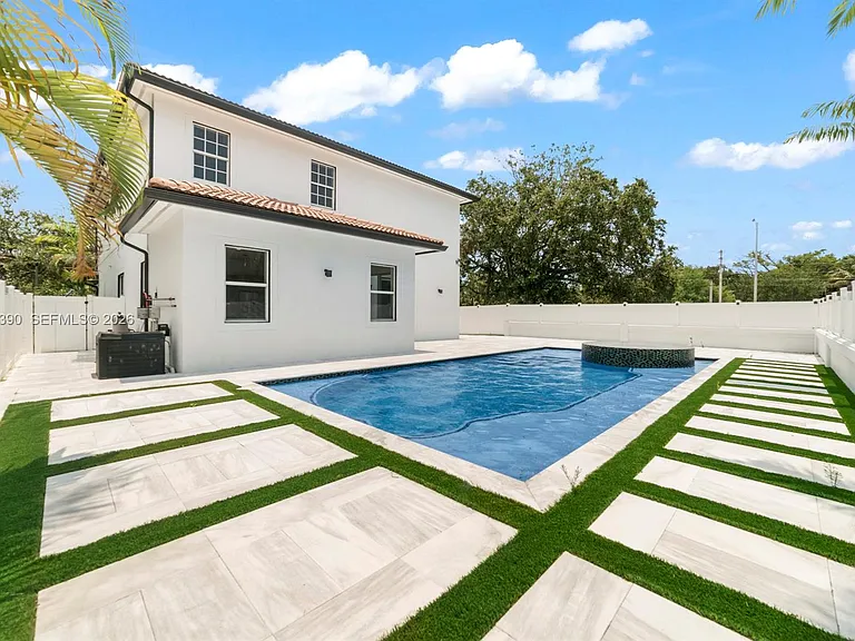 3040 SW 44th Ct — Photo 3