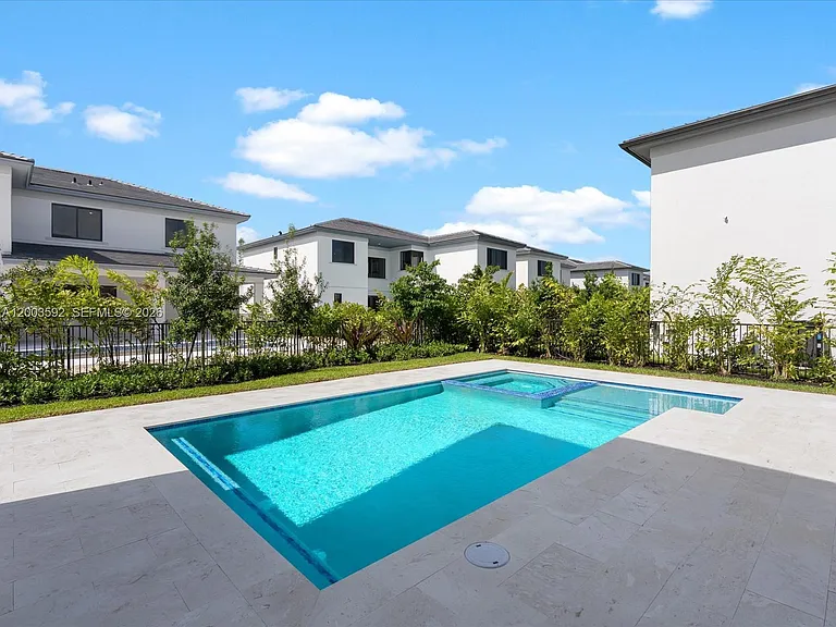 19602 NE 14th Ct — Photo 21