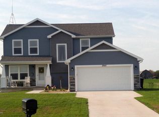 2945 Boulder Creek Dr, Saint Johns, MI