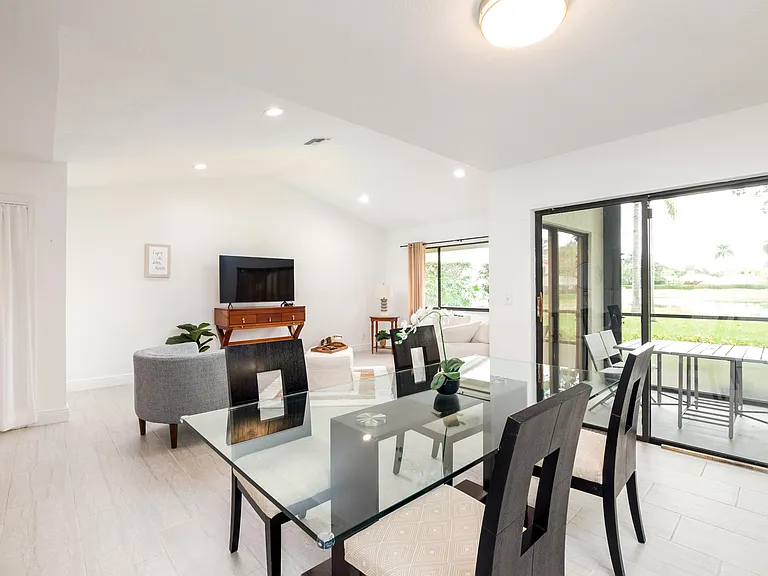 3 Lexington Ln E #A — Photo 6