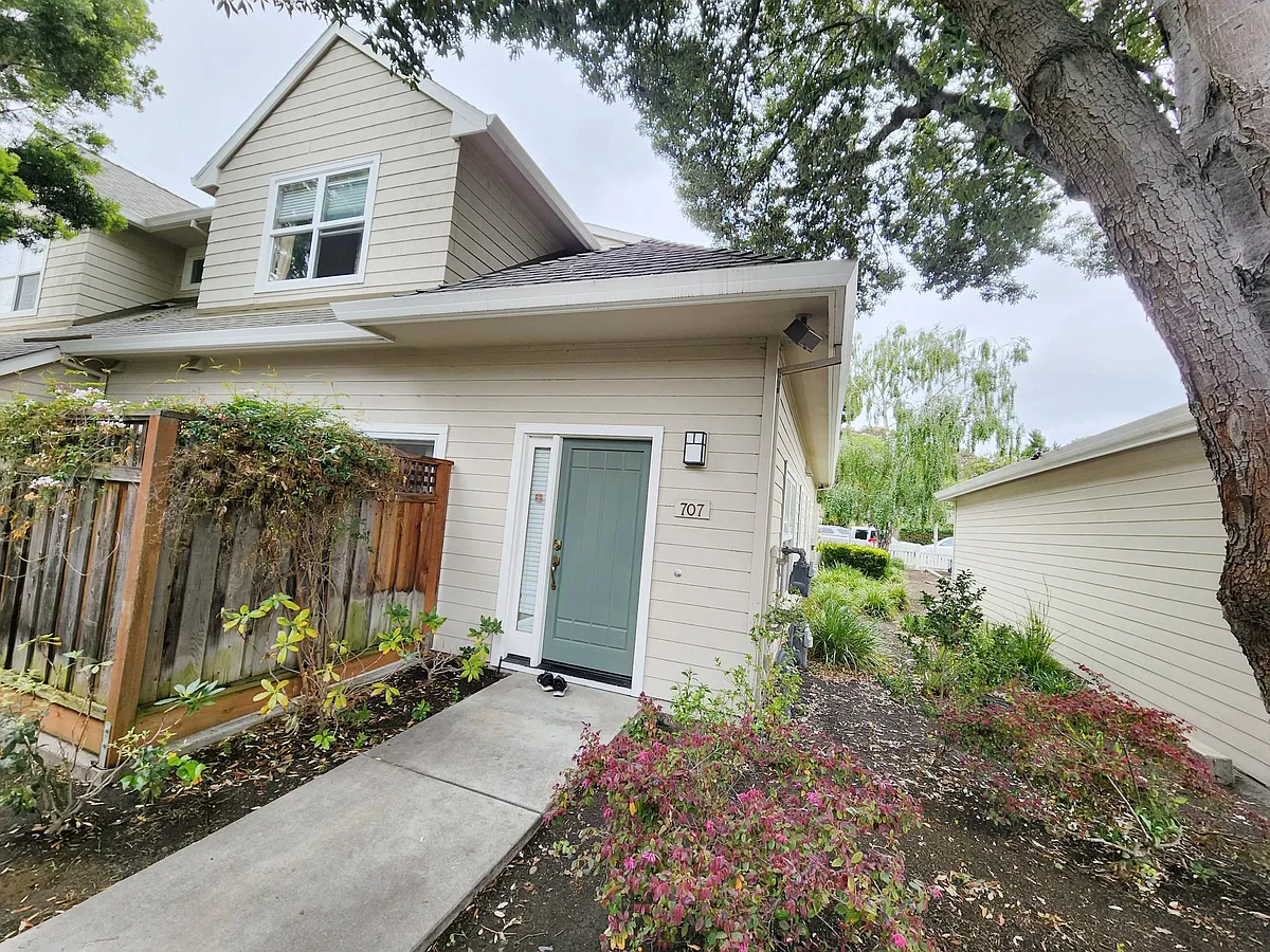 Building Photo - 707 Astor Ct