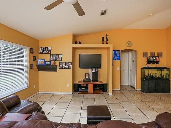 3rd image of 2832 Sarletto St