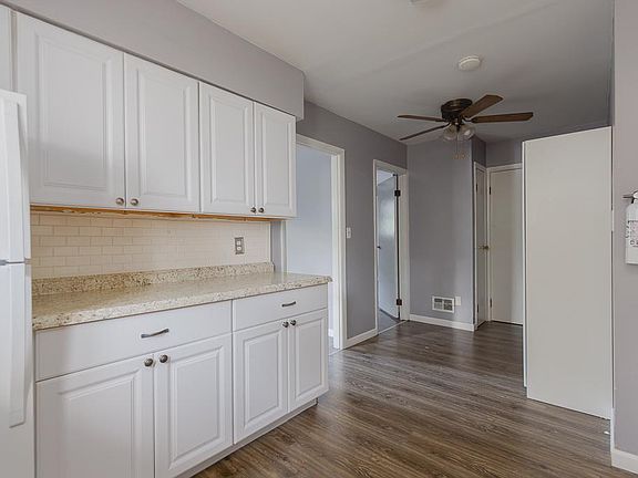 3rd image of 315 W Main St Floor 1