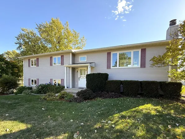 4256 Evergreen Dr, Galesburg, IL 61401