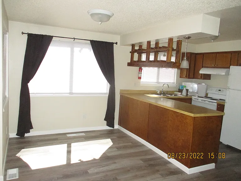 855 California Ave — Photo 7