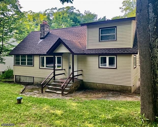 1st image of 1228 Lakeside Dr E