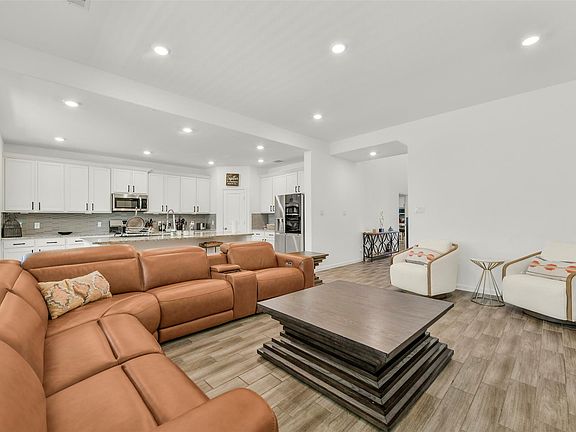 3rd image of 506 Campbell Dr