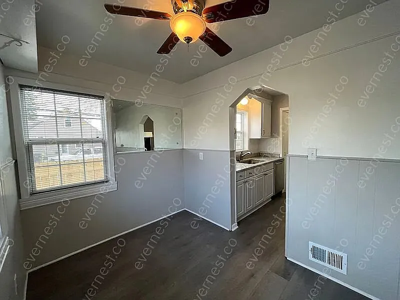 4 bed, 1.0 bath, 1197 sqft, $1,555 — Photo 3