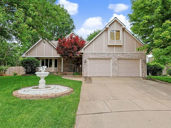 1215 N Fieldcrest Ct, Wichita, KS 67212