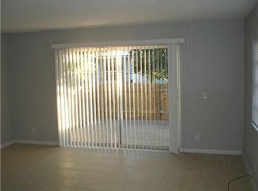 3rd image of 524 SW 2nd Ct #3
