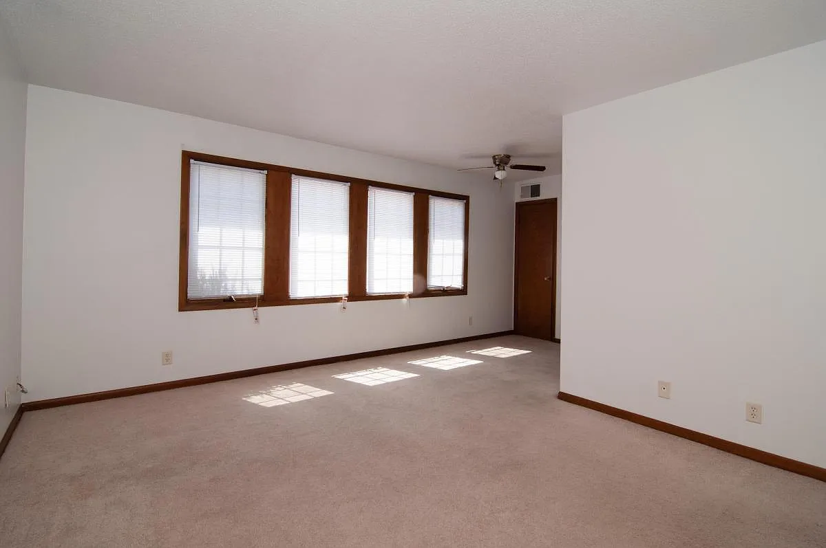 1 bed, $735 — Photo 2