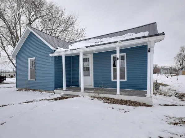 212 Adams St, Coatsburg, IL 62325
