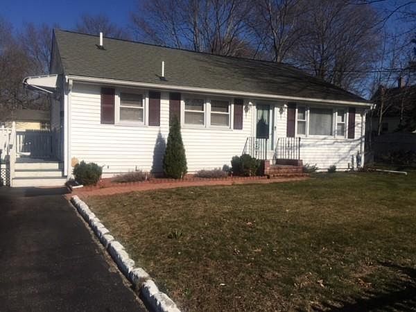 2nd image of 39 Beach St