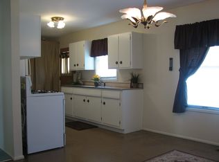 4950 Kesler Rd NW, Cedar Rapids, IA 52405