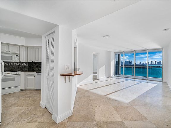 5th image of 1900 Sunset Harbour Dr Suite 1712