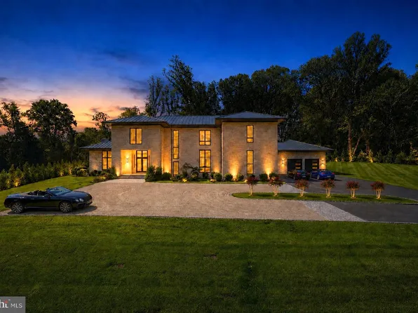 1036 Towlston Rd, Mc Lean, VA 22102