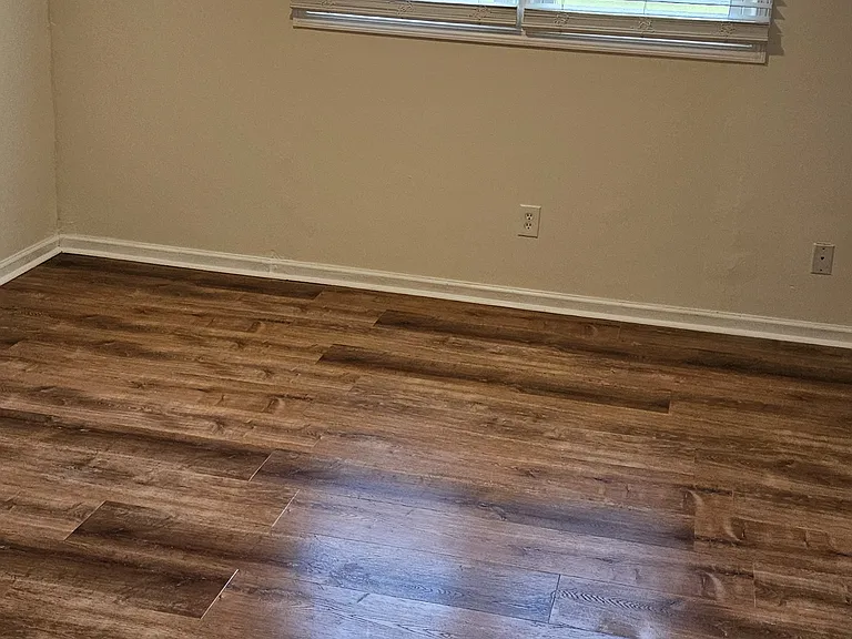 320 Claire Ave #1B — Photo 6