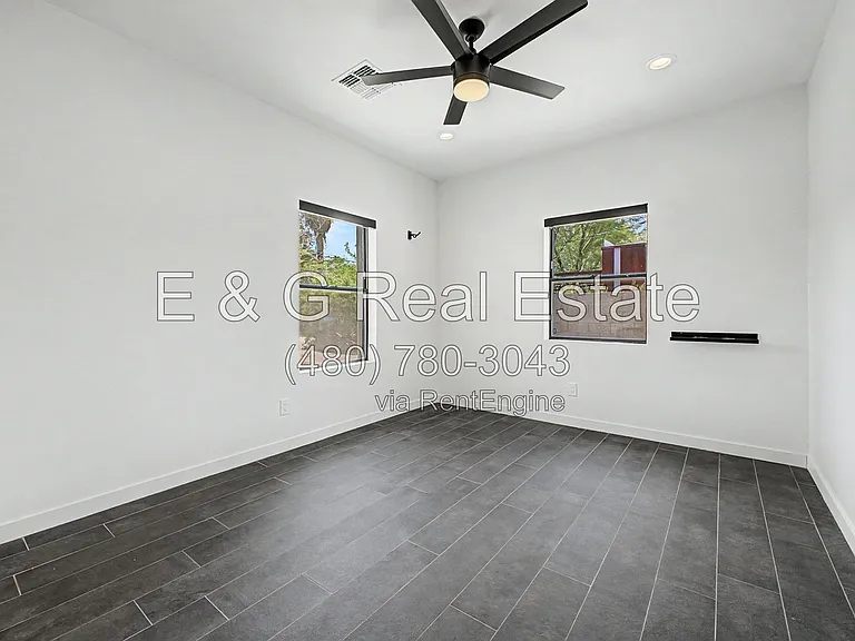 2312 E Curnow Dr — Photo 20