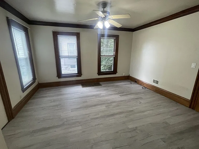 637 Franklin St — Photo 19