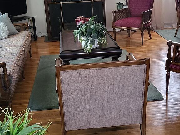 3rd image of 159 Kell Ave