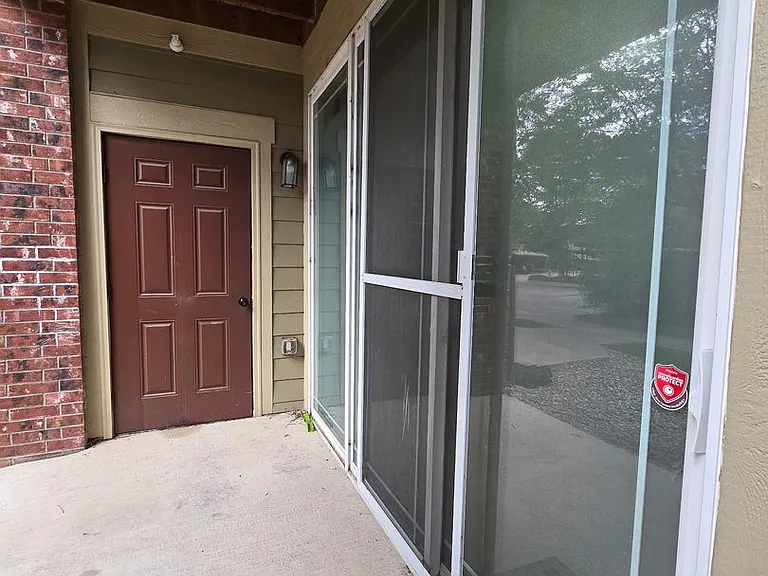 2445 Windrow Dr #B102 — Photo 11