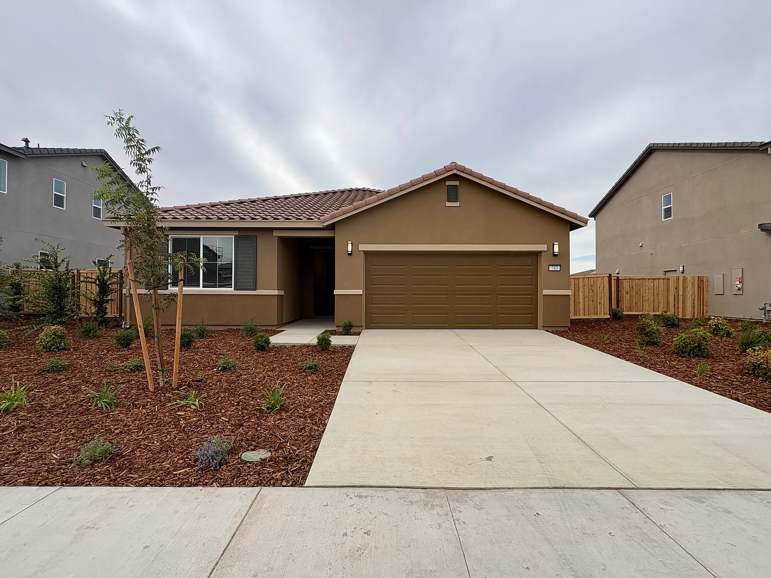 4 bed, 1711 sqft, $2,995 — Photo 1