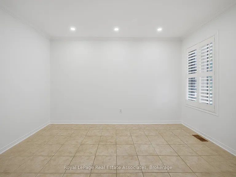 70 Echoridge Dr — Photo 7
