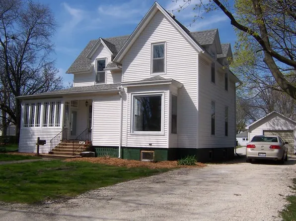 427 E Orleans St, Paxton, IL 60957