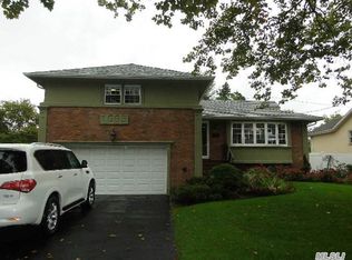 1065 Rosedale Rd, Valley Stream, NY 11581