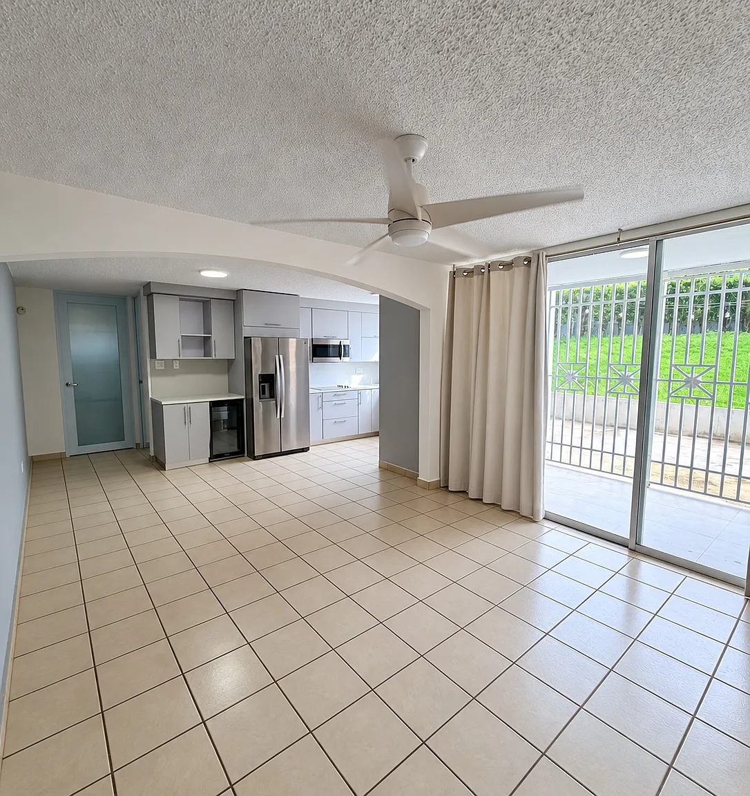3 bed, $1,800 — Photo 2