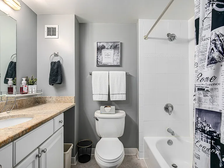 7111 Woodmont Ave #111 — Photo 8