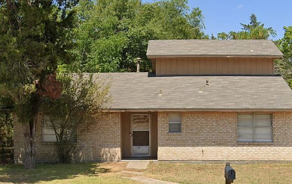 1st image of 1003 Holleman Dr