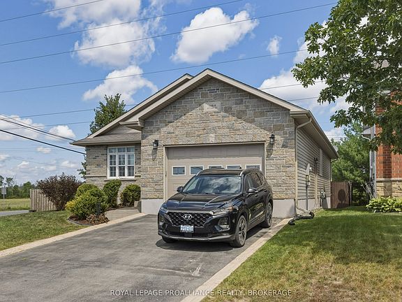 2nd image of 1464 Ottawa St