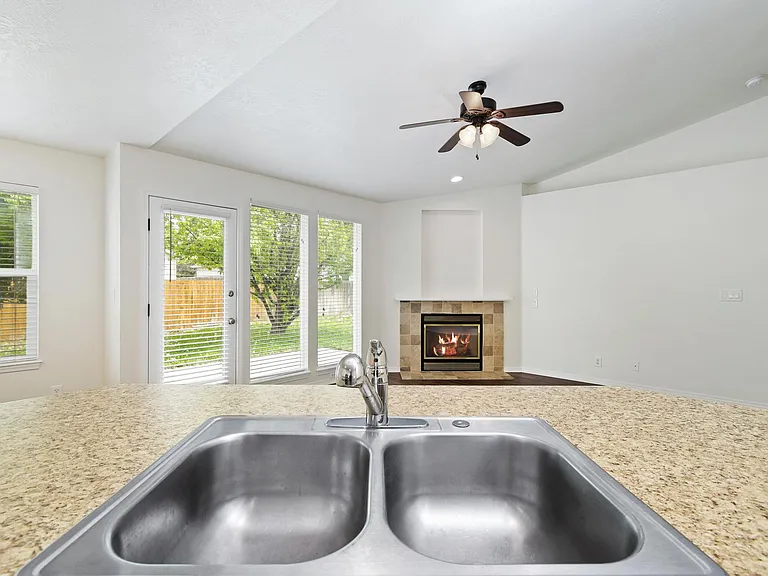 3007 Manchester Dr — Photo 7