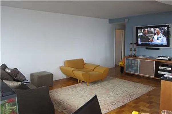 Rented by R New York | media 16