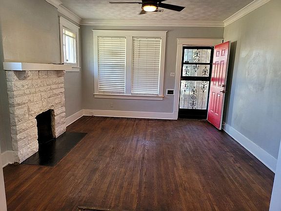 3rd image of 855 Dickinson St
