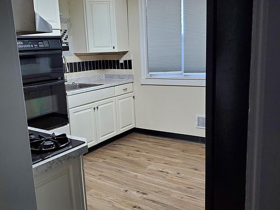 5th image of 239 Oxford Ave #1A