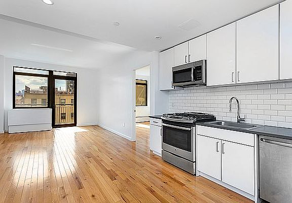 4th image of 2211 3rd Ave #6H