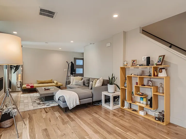 1456 N Zenobia St — Photo 6