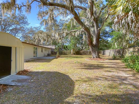2nd image of 917 Alicia Ave
