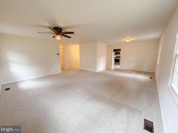 3rd image of 3519 Madonna Ln
