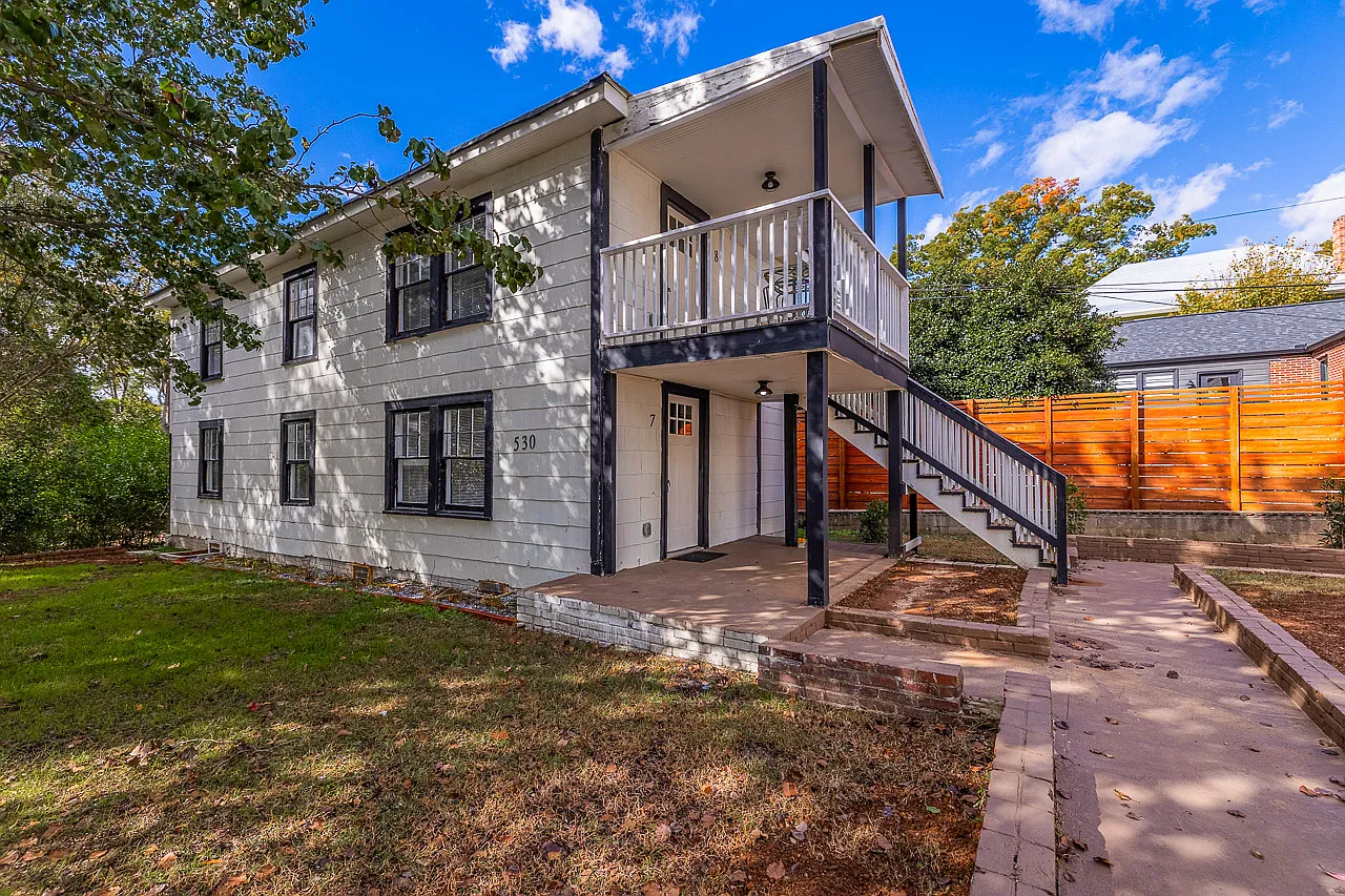 2 bed, $1,375 — Photo 2