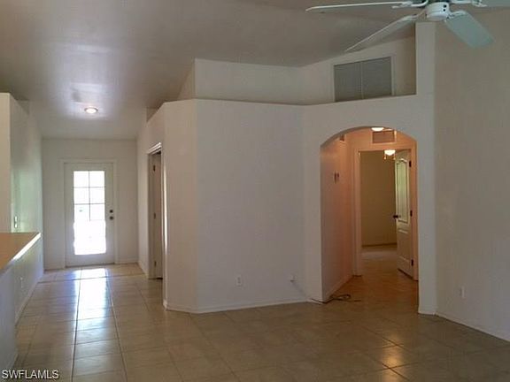 5th image of 431 Hedgewood St