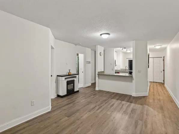 4664 Tower St SE APT 212, Prior Lake, MN 55372