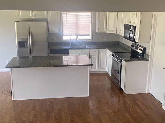 4th image of 35751 Schmid Dr