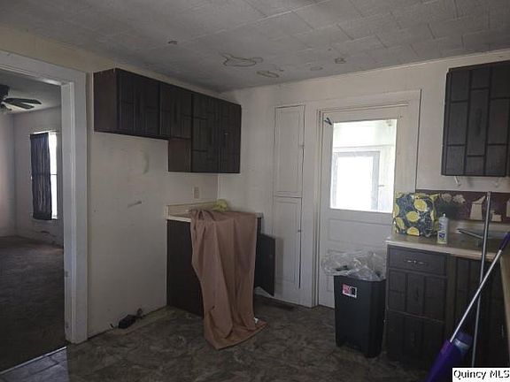 3rd image of 65 E 3rd St
